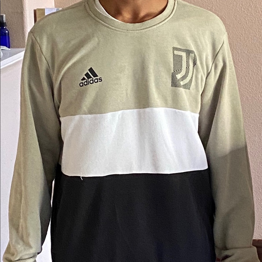 Limited edition Adidas Juventus crewneck